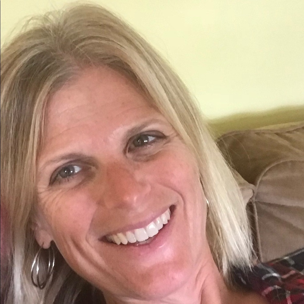 Meet your Posher, Denise